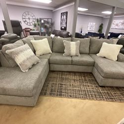 Creswell Stone 2-Piece LAF/RAF  Chaise Sectional