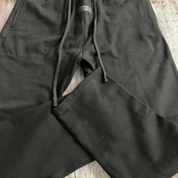 Essential Sweatpants Sz L