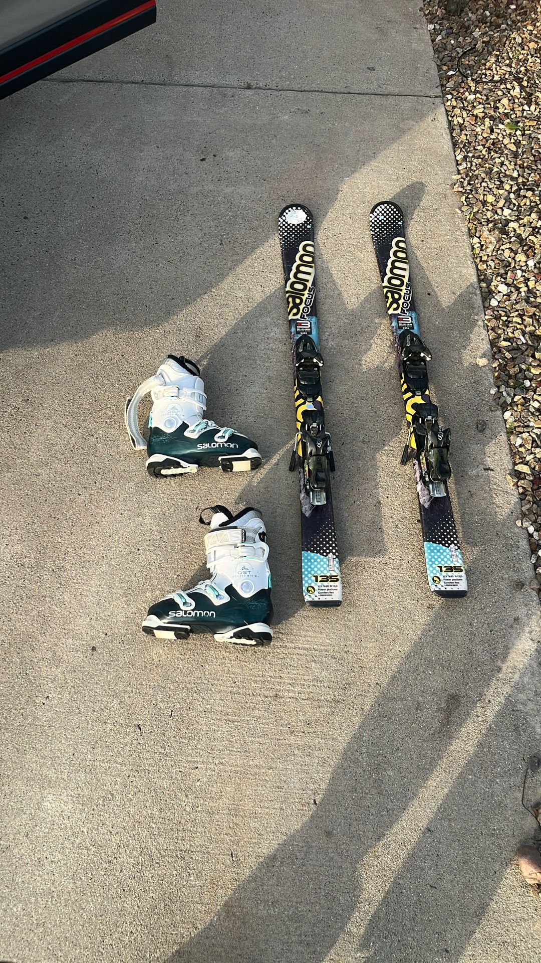 Women’s Ski Boots And Skis