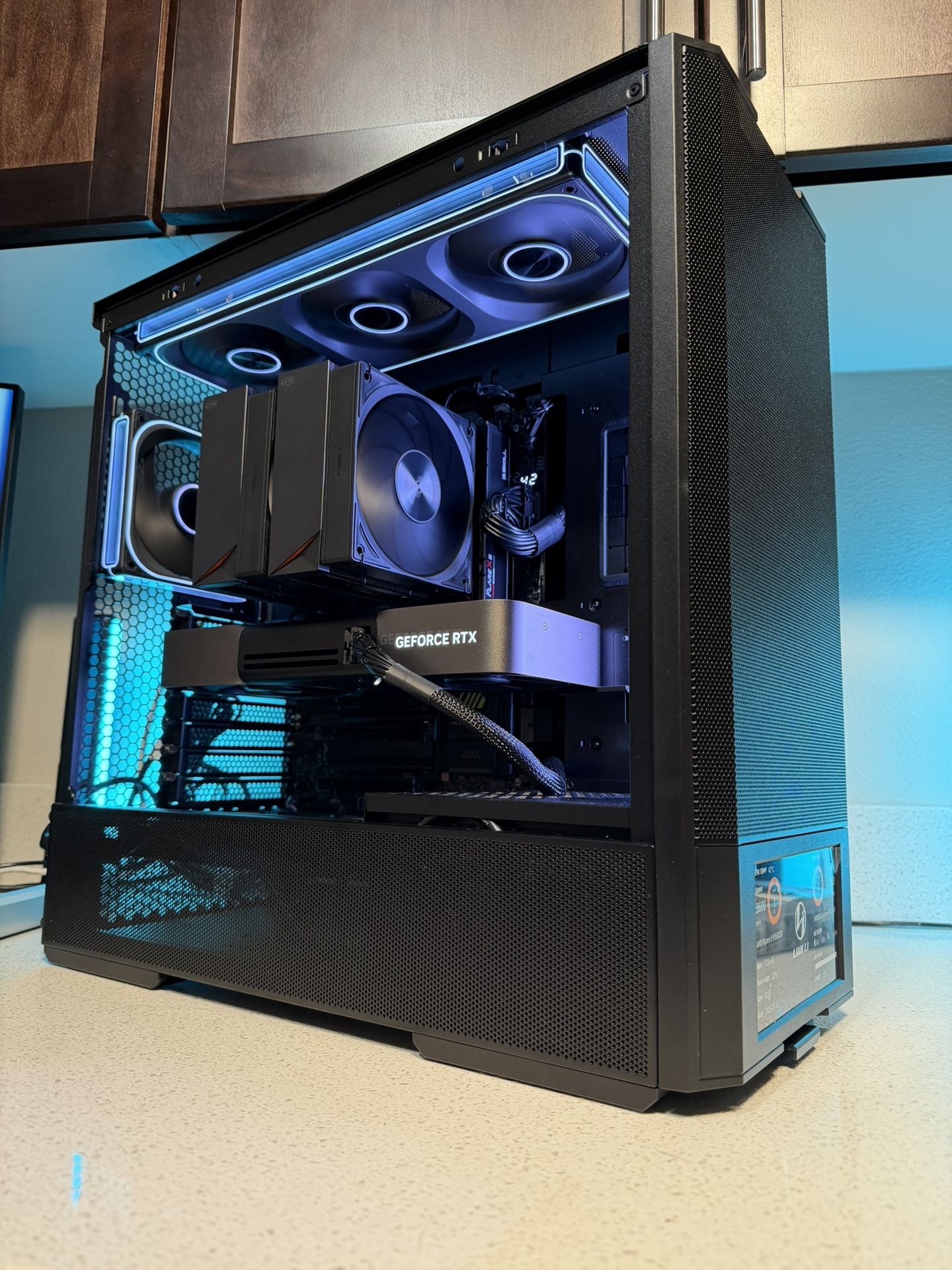 AMD Ryzen 9950X3D - RTX 5080 FE - High-end Editing Workstation / Gaming PC