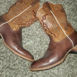ARIAT MESTENO BROWN & DISTRESSED TAN LEATHER COWBOY BOOTS  MEN'S 12D
Square Toe 
Like new condition 