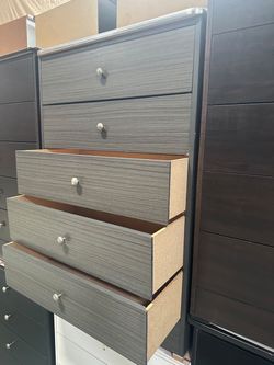 Five drawers dresser / Five drawers dresser