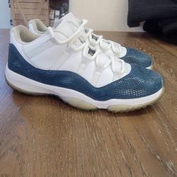 Nike Air Jordan 11 Retro Low Navy Snake Skin 