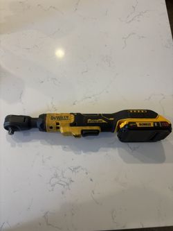 DeWalt 3/8 Atomic ratchet and battery 