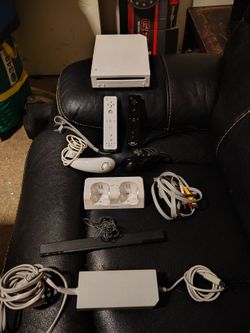 Nintendo Wii Console Bundle with Accessories 60 or best offer