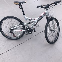 Giant MTX 260DS Bike (Mountain Bike)