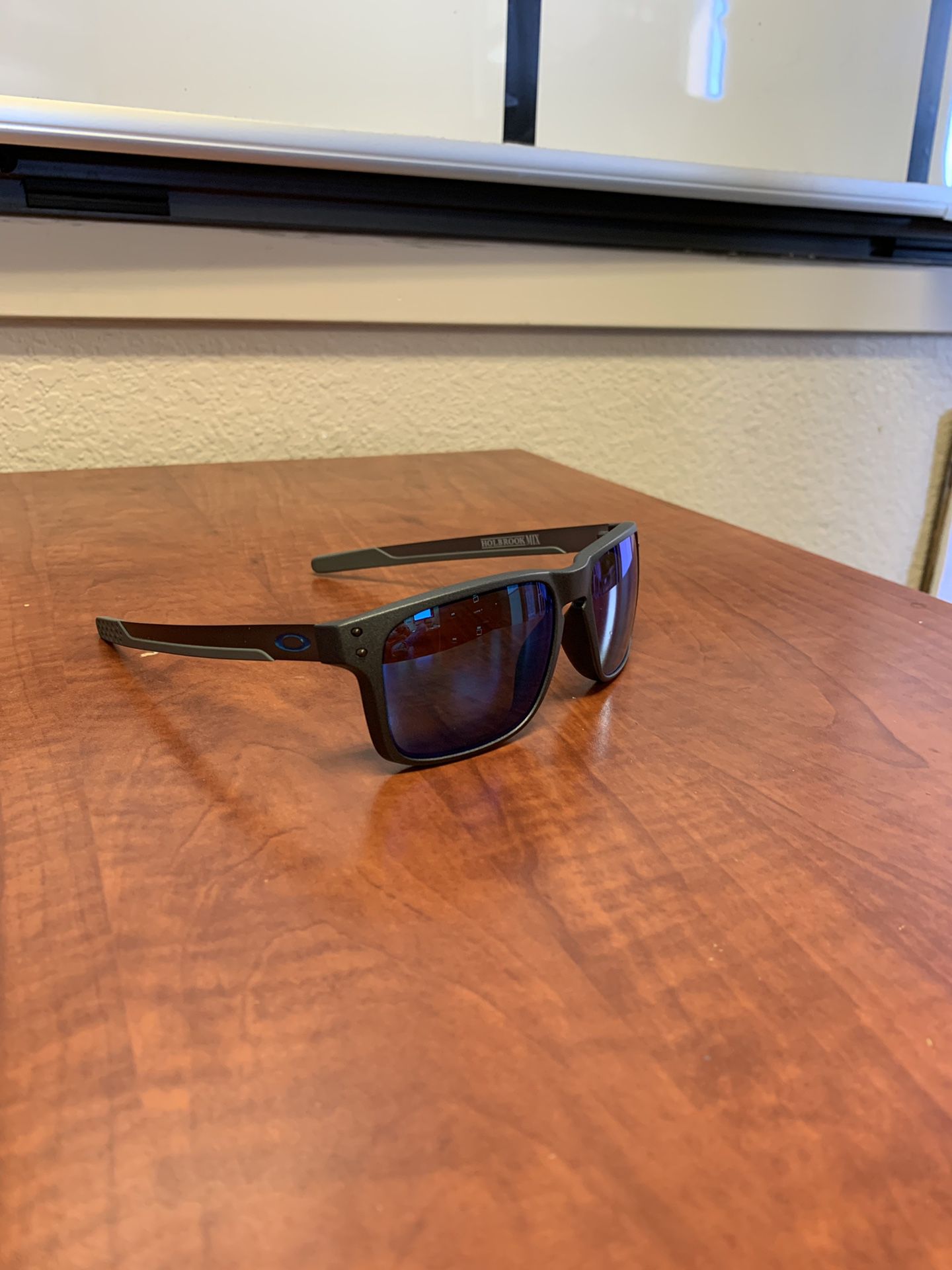 Holbrook Oakley sunglasses