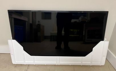 50” Samsung smart tv with no stand.