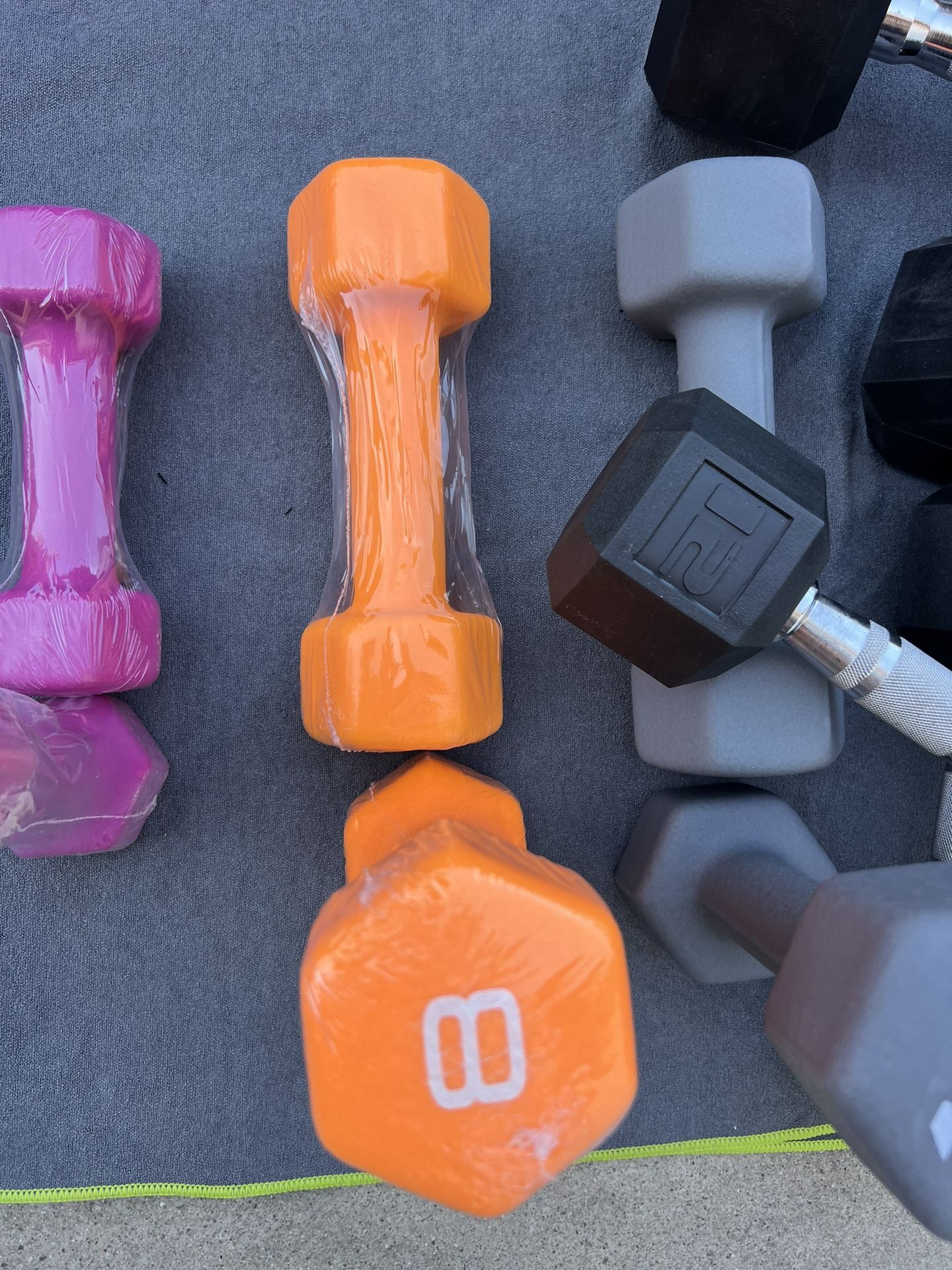 Discounts, great deals :Hexagonal rubberized dumbbells:Pairs:25LB 36$; 15LB 22$plastic-dipped dumbbell Pairs: 10LB 14$; 8LB 13$; 5LB 8; dumbbell plat