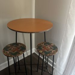 Bistro table And Stools 