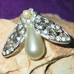 1928 Bee Earrings 