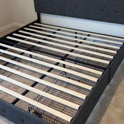 queen Bed Frame With 4 drawers 