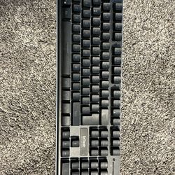 Red Thunder Light Up Keyboard. 