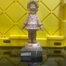 Native American Eskimo Statue 