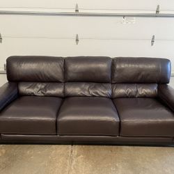 Italian Leather Couch From Macy’s. Really Nice Soft Leather, Great Condition 