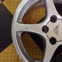A Set of (4) GM Corvette 2000-2004 17" OEM Rim 5121 / 5122 PARTS OUT
