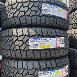 FALKEN WILDPEAK A/T4W LT265/70R17
