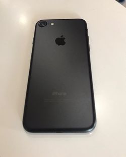 iPhone 7 32GB AT&T and Cricket only like New