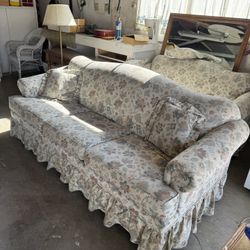 Vintage Floral Couch 
