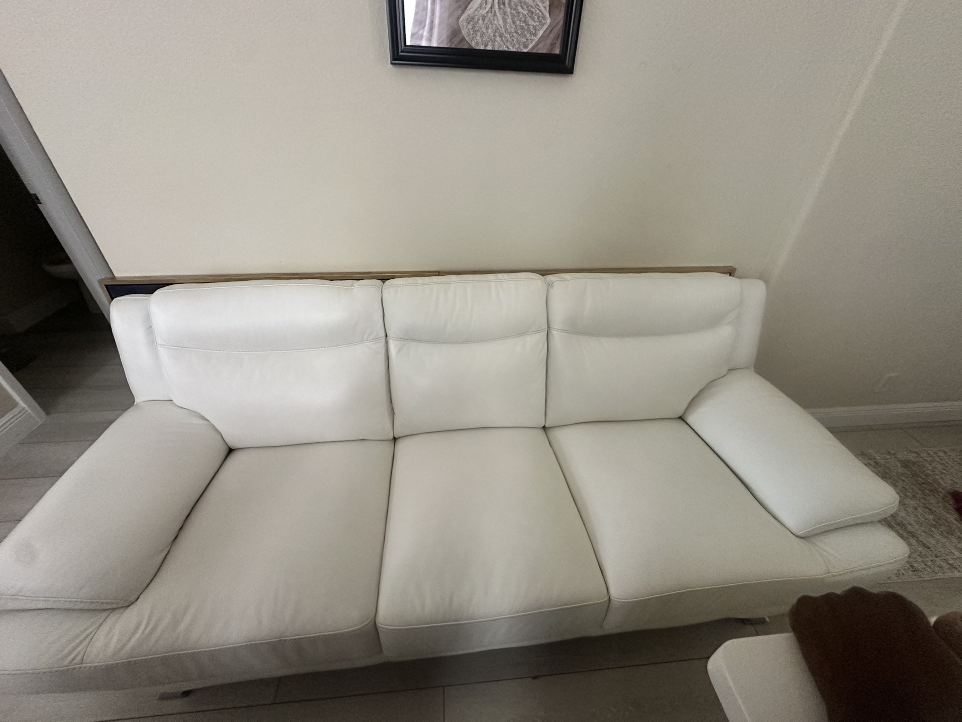 Beautiful White Top Leather Sofa with Charmaine Silver 3 pc Table set (mint condition)