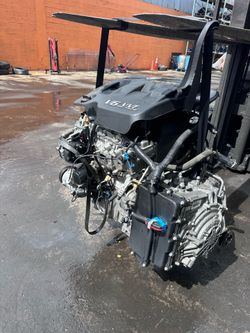 Motores y transmisiones 305/590/3018