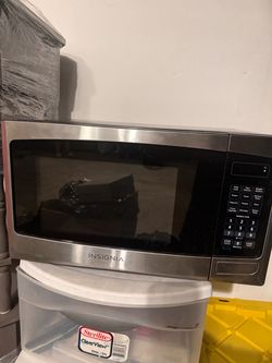 Insignia Microwave