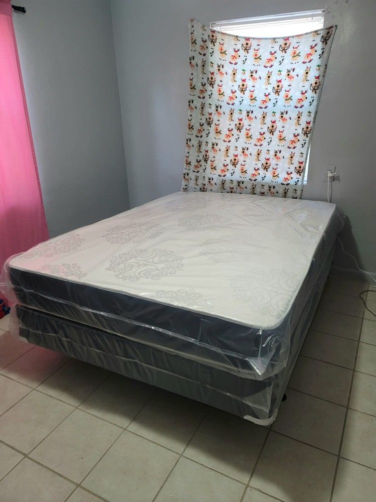 NEW QUEEN SIZE SET MATTRESS AND BOX SPRING-2PCS