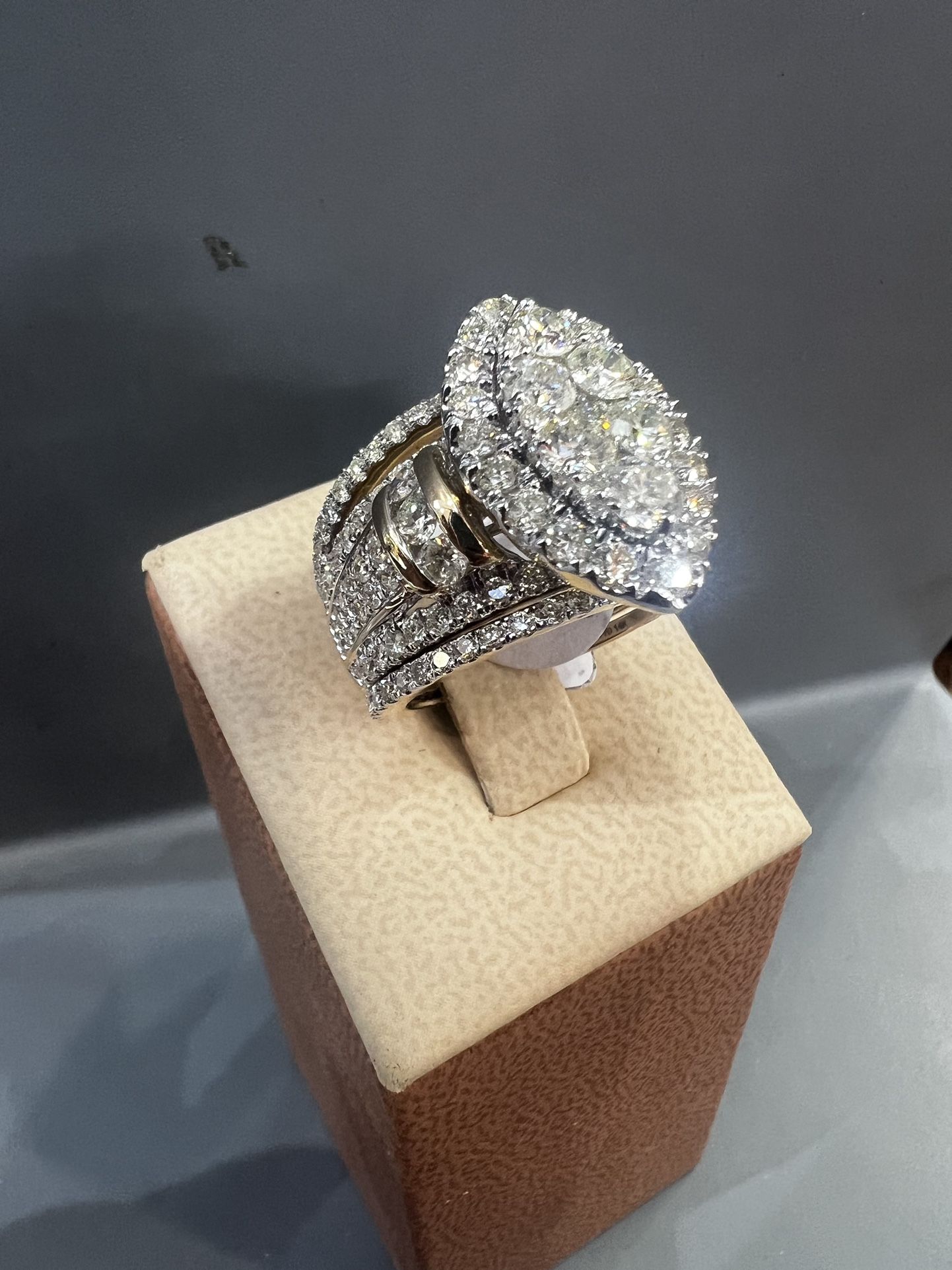 14kt Gold W 4Ct Dimond Ring