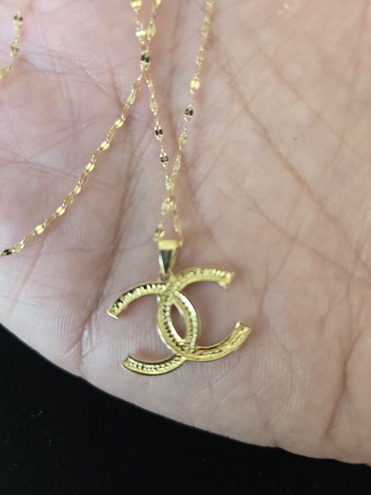 Nice Solid 18k Yellow Gold CC Logo Pendant Necklace