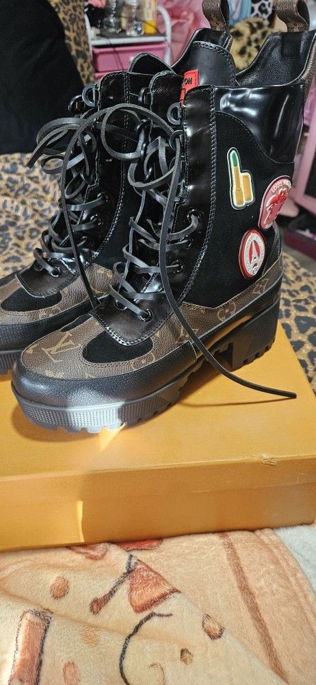 Lv Cobat Boots