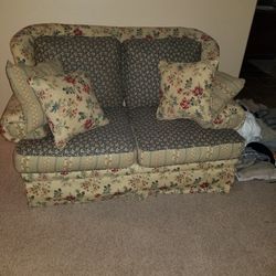 LoveSeat And Pillows 