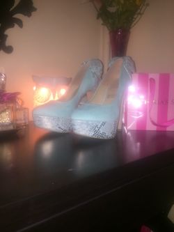 Size 7 Baby Blue with Gold