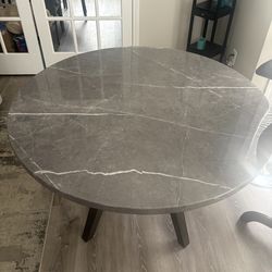 Nice like new dining set