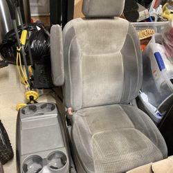 Toyota Sienna Driver Seat With Cup Holder