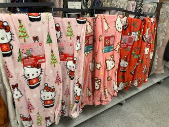 Hello kitty throw