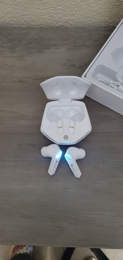 Earbuds