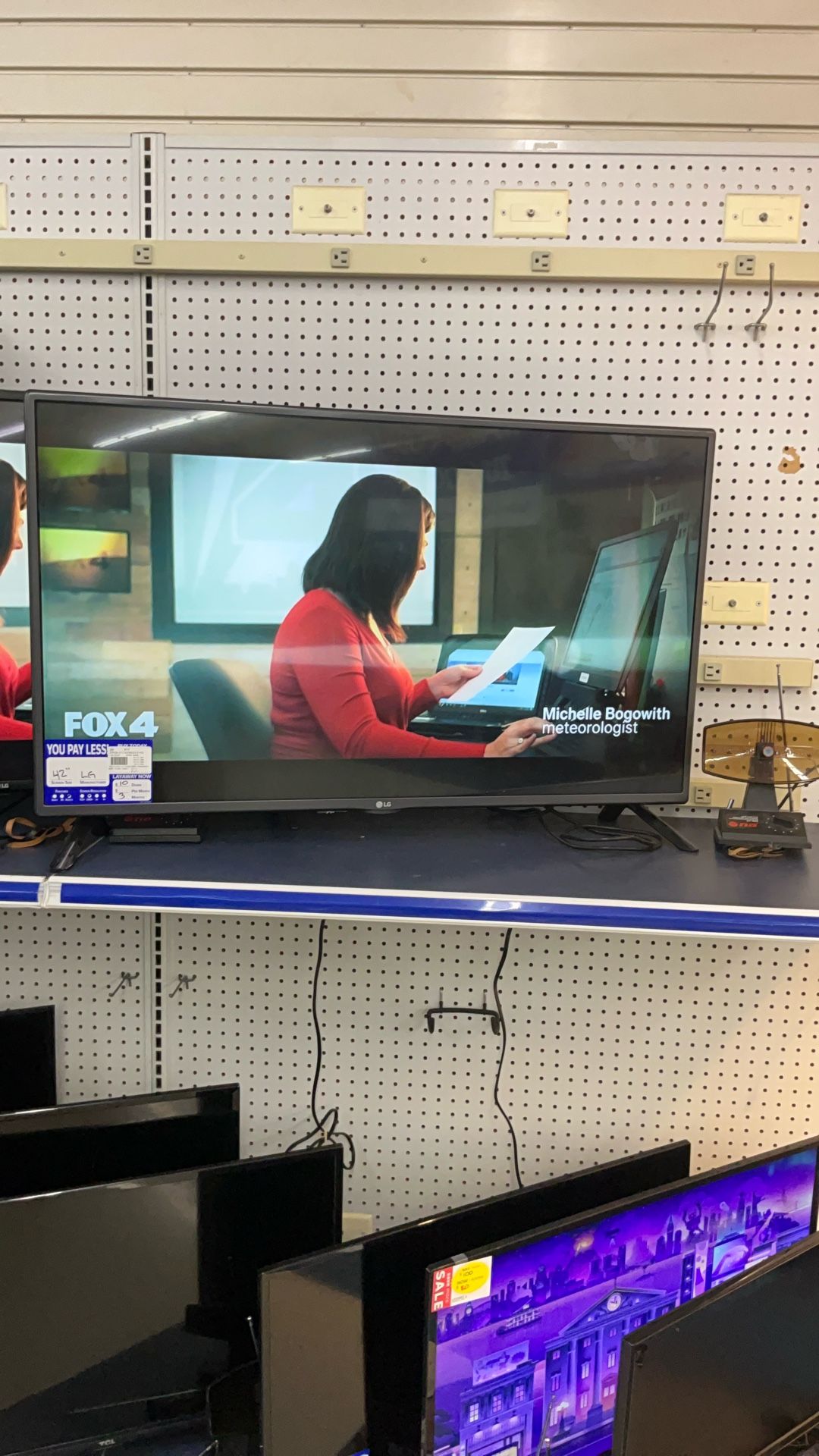 42” Smart TV