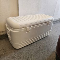White Large Igloo Ice Chest