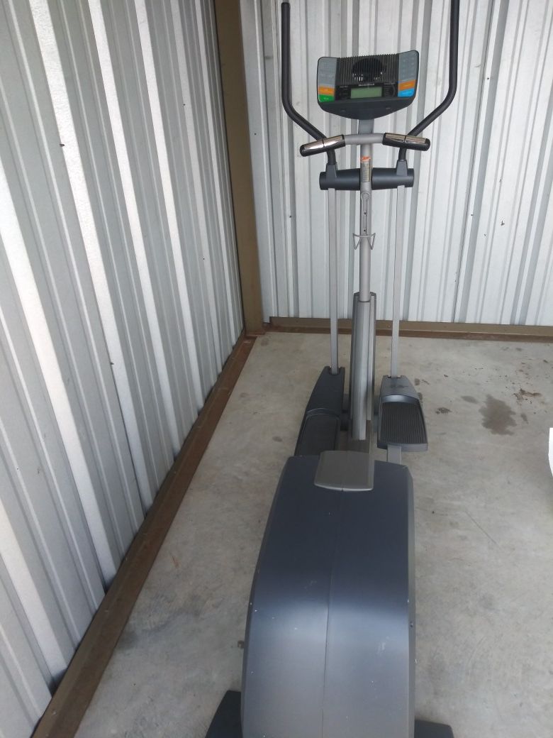 Nordictrack elliptical!! Delivery available