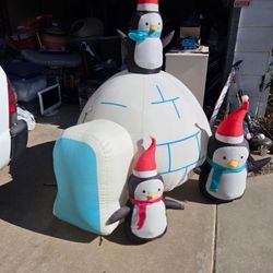 Penguin Christmas Blowup!