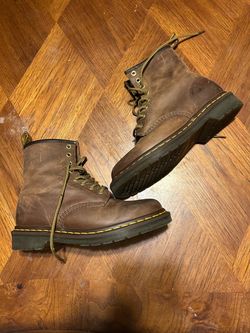 Dr. Marten's 1460 Crazy Leather Lace Up Brown Boots Womens 7
