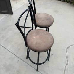 Bar Stools Or Kitchen Island Chairs. 