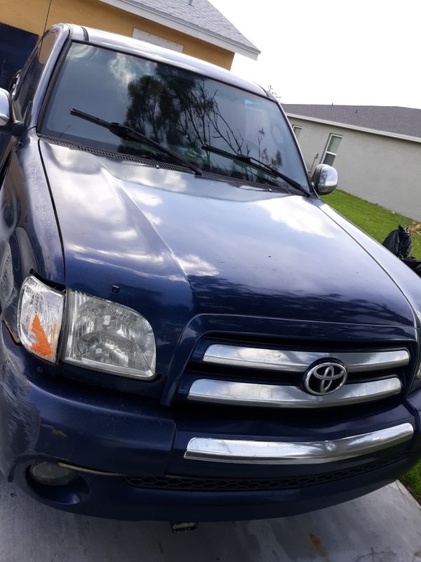 Toyota tundra 2004 chocada motor en buen estado for Sale