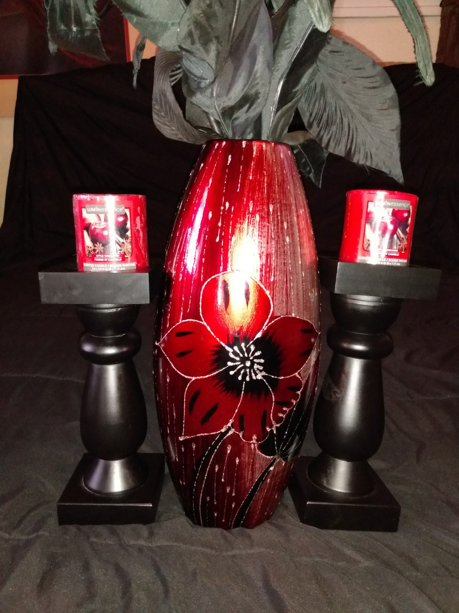 $55 very beautiful 8"-10" tall Vase with flowers inside + (2) Black Candle holders + (2) scented candles all for $55 Instagram: Candymoniquesfashion