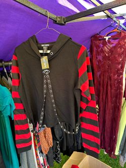 Hot Topic  Shirt