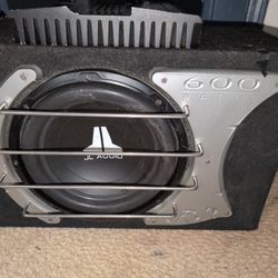 JL Audio 12inch Sub Woofer In Box And rockfordfosgate Amp