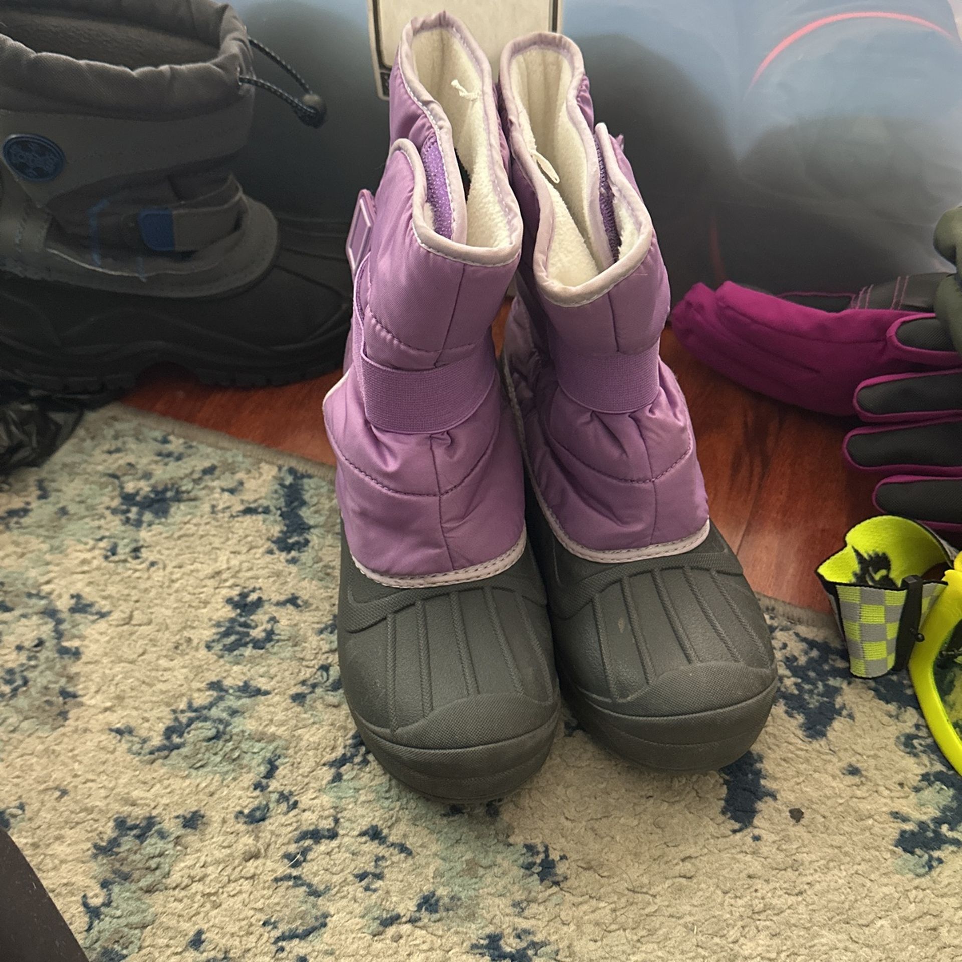 Girls Snow Boots Size 3