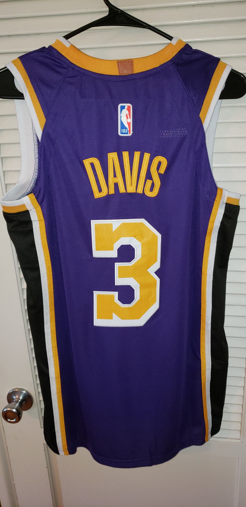 Men's Small Anthony Davis Los Angeles Lakers Jersey New with Tags Stiched Nike $40. Ships +$3. Pick up in West Covina