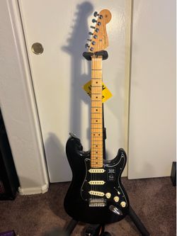 $400 super mint almost new fender stratocaster guitar