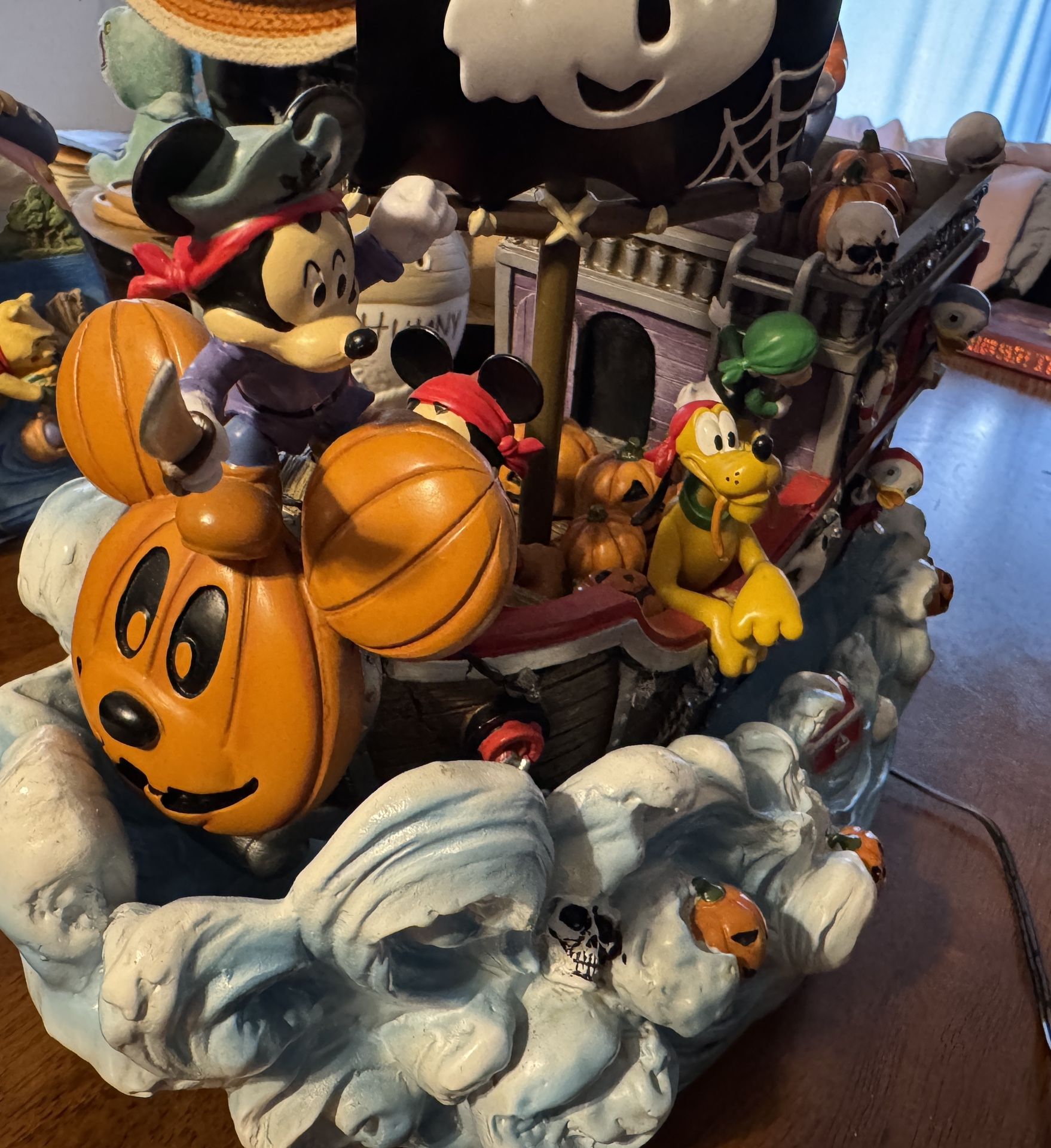 Mickey Halloween Pirate Ship